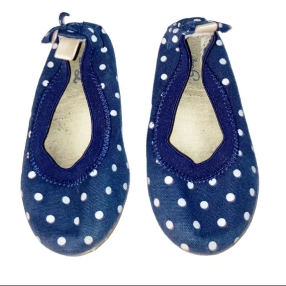 Adorable toddler flats